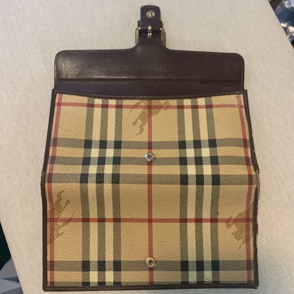 Burberry authentic check wallet - Picture 3 of 11